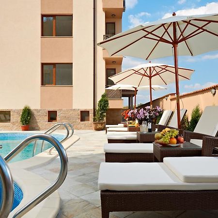Stanny Court Aparthotel 네세부르 외부 사진