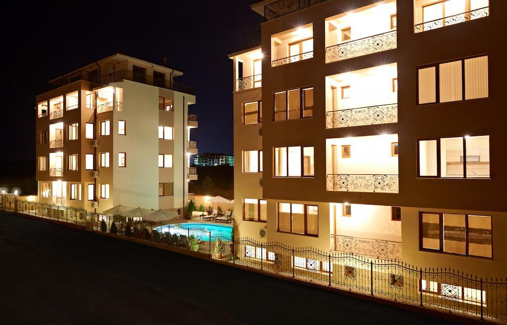 Stanny Court Aparthotel 네세부르 객실 사진