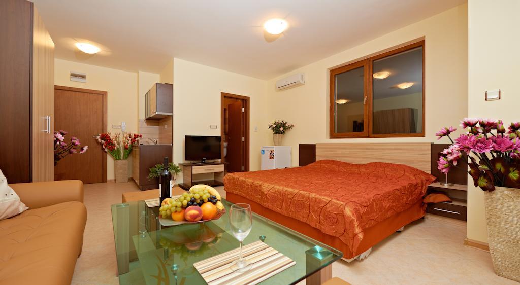 Stanny Court Aparthotel 네세부르 객실 사진