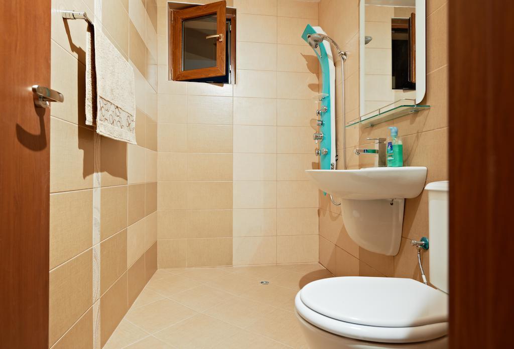 Stanny Court Aparthotel 네세부르 객실 사진
