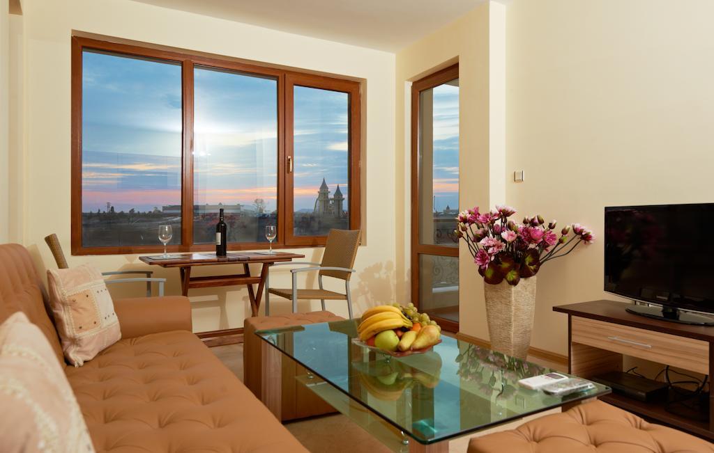 Stanny Court Aparthotel 네세부르 객실 사진