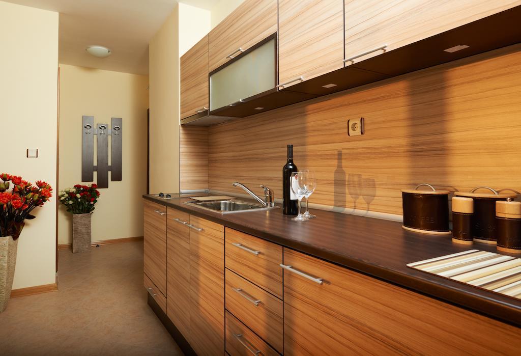 Stanny Court Aparthotel 네세부르 객실 사진
