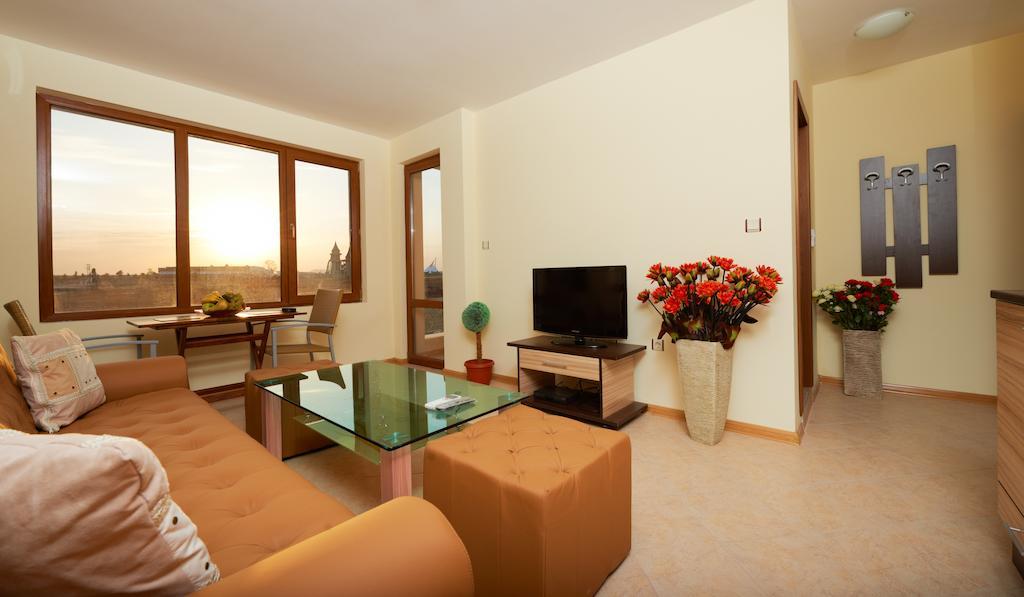 Stanny Court Aparthotel 네세부르 객실 사진