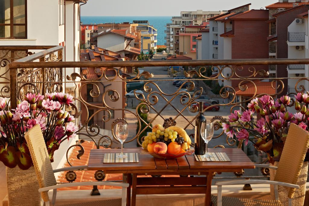 Stanny Court Aparthotel 네세부르 객실 사진