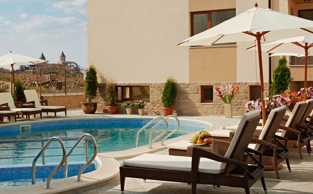 Stanny Court Aparthotel 네세부르 객실 사진