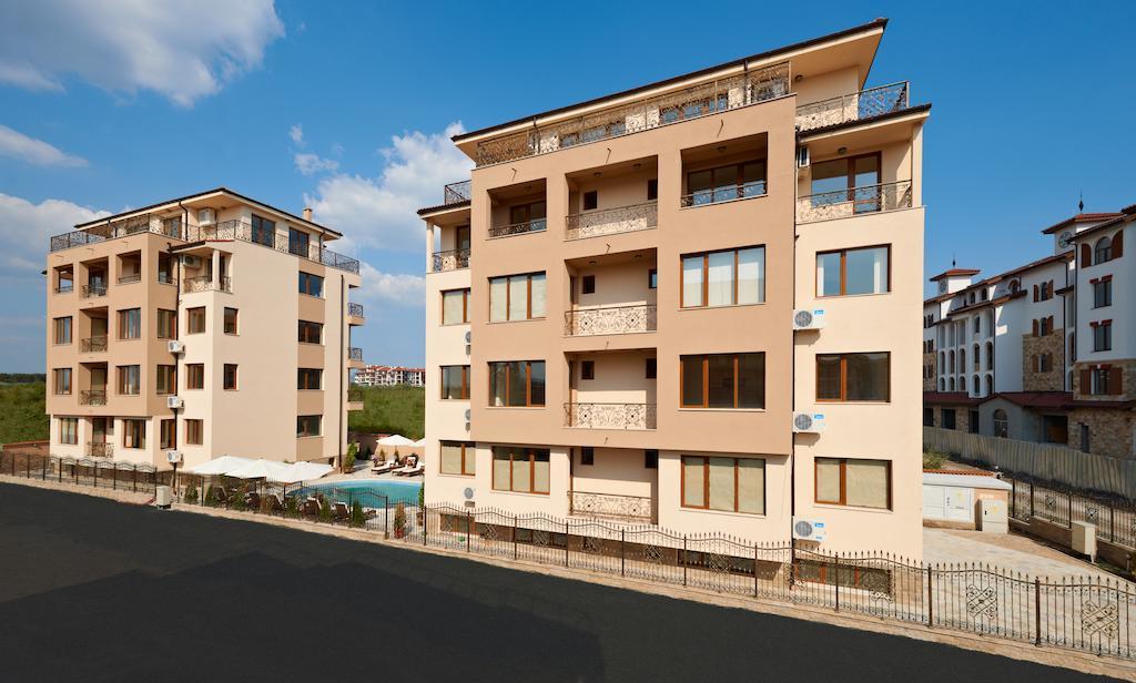 Stanny Court Aparthotel 네세부르 외부 사진