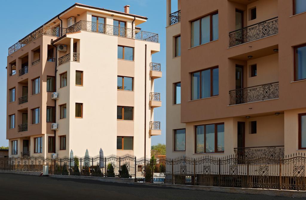 Stanny Court Aparthotel 네세부르 외부 사진